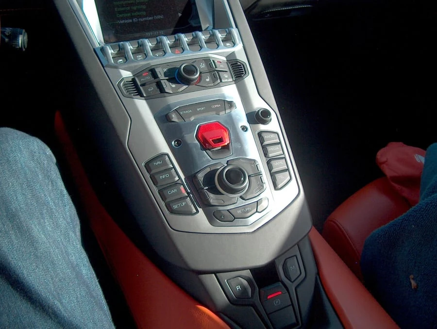 2012 Lamborghini Aventador LP700-4 - Image 8 of 31