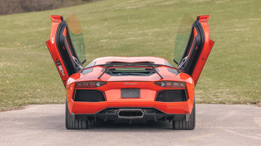 2012 Lamborghini Aventador LP700-4 - Image 17 of 31