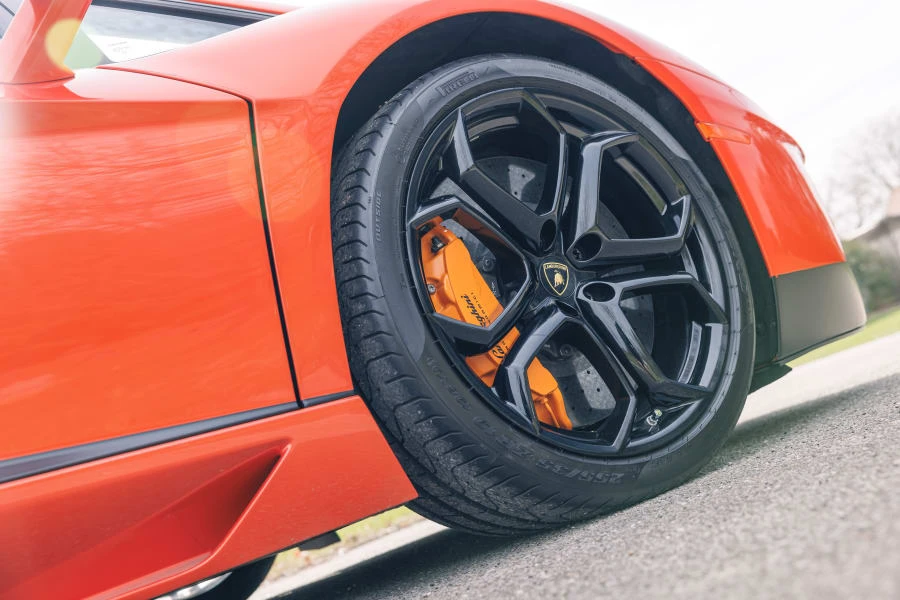 2012 Lamborghini Aventador LP700-4 - Image 24 of 31