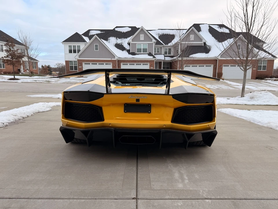 2012 Lamborghini Aventador LP700-4 - Image 8 of 21