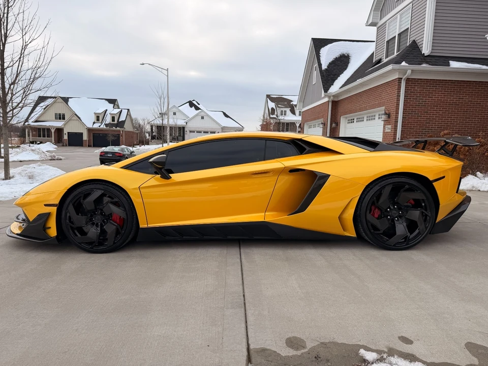 2012 Lamborghini Aventador LP700-4 - Image 10 of 21