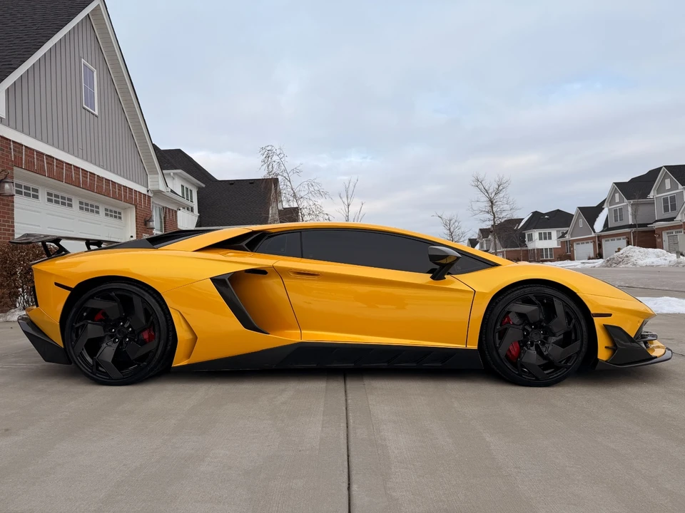 2012 Lamborghini Aventador LP700-4 - Image 6 of 21