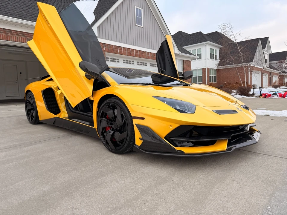 2012 Lamborghini Aventador LP700-4 - Image 5 of 21