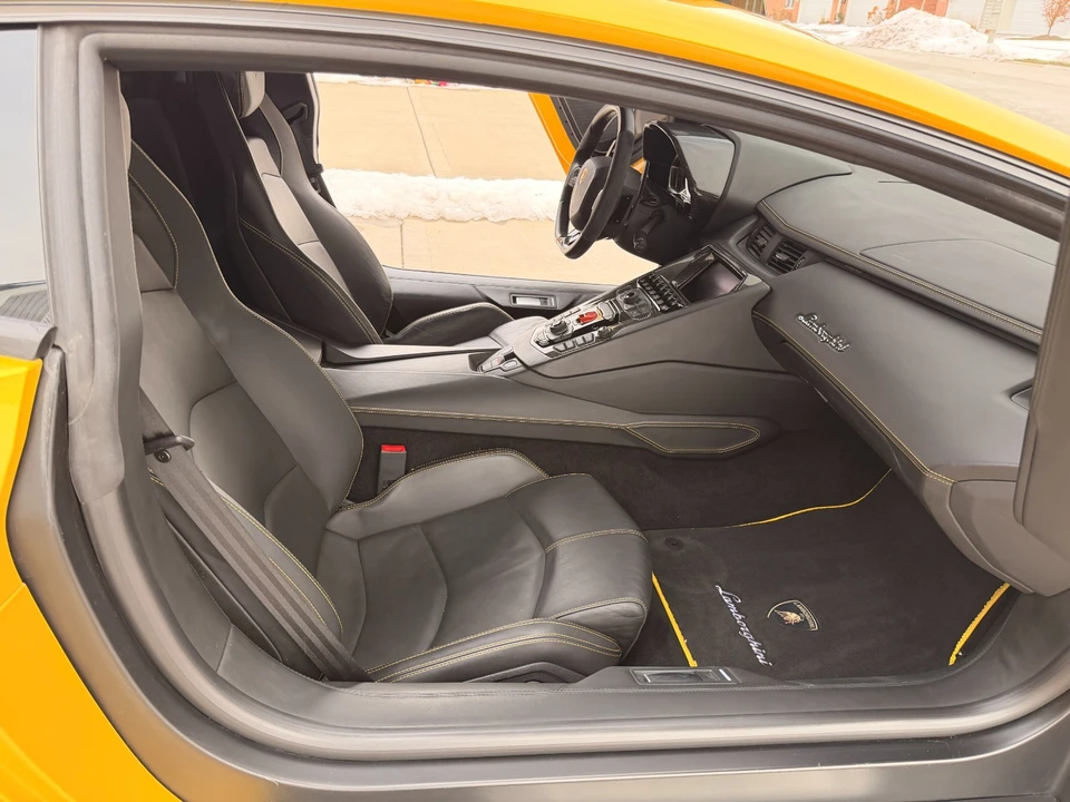 2012 Lamborghini Aventador LP700-4 - Image 12 of 21
