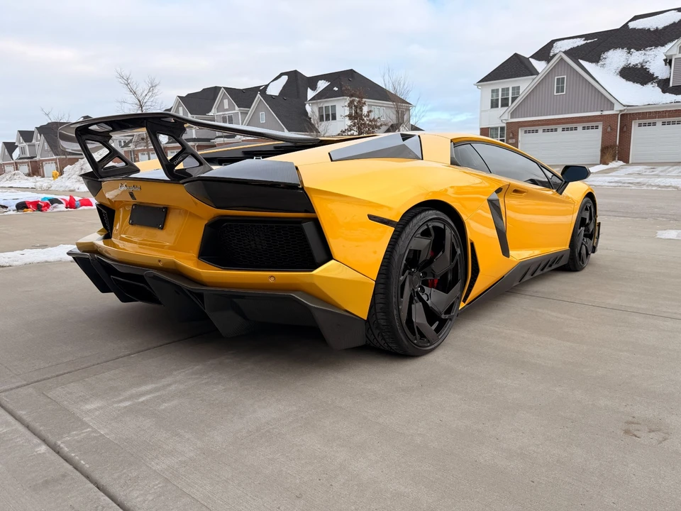 2012 Lamborghini Aventador LP700-4 - Image 7 of 21