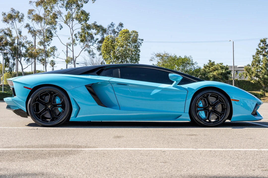 2012 Lamborghini Aventador LP700-4 - Image 13 of 31