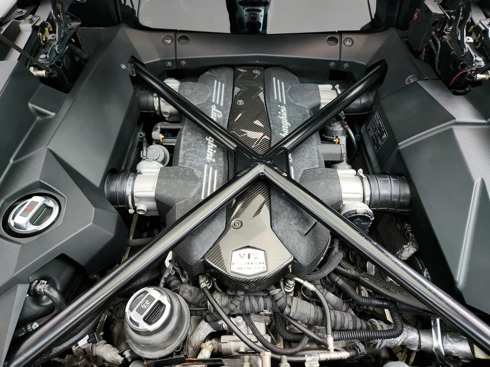 2012 Lamborghini Aventador LP700-4 - Image 29 of 31