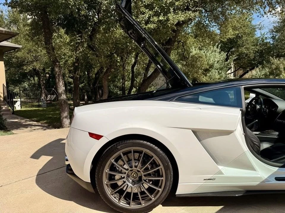 2012 Lamborghini Gallardo - Image 12 of 20