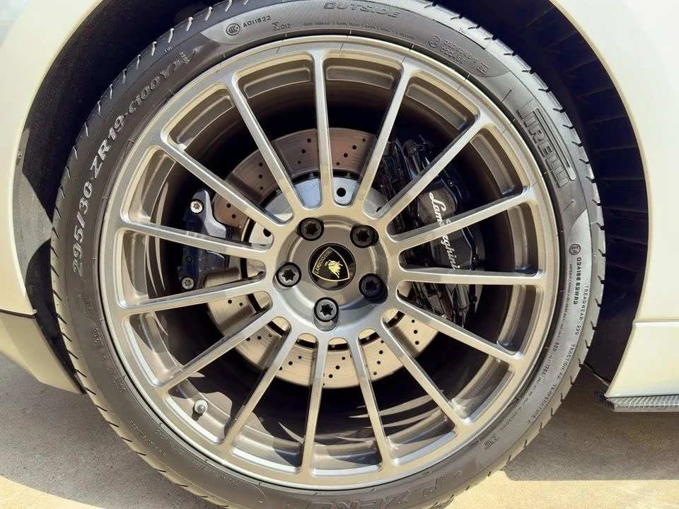 2012 Lamborghini Gallardo - Image 16 of 20