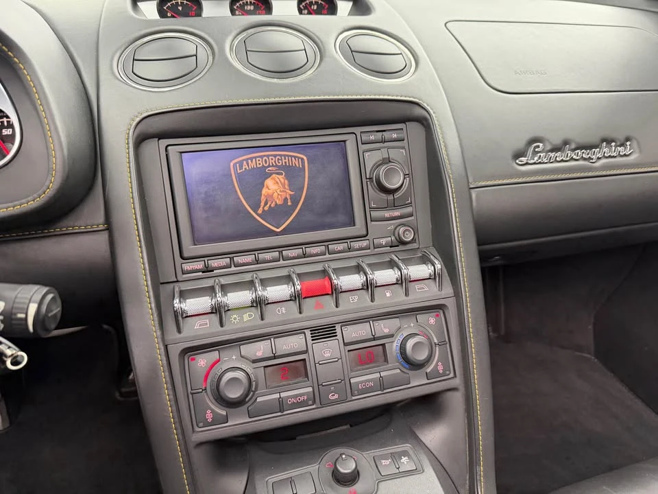 2012 Lamborghini Gallardo LP570-4 Spyder Performante - Image 15 of 20