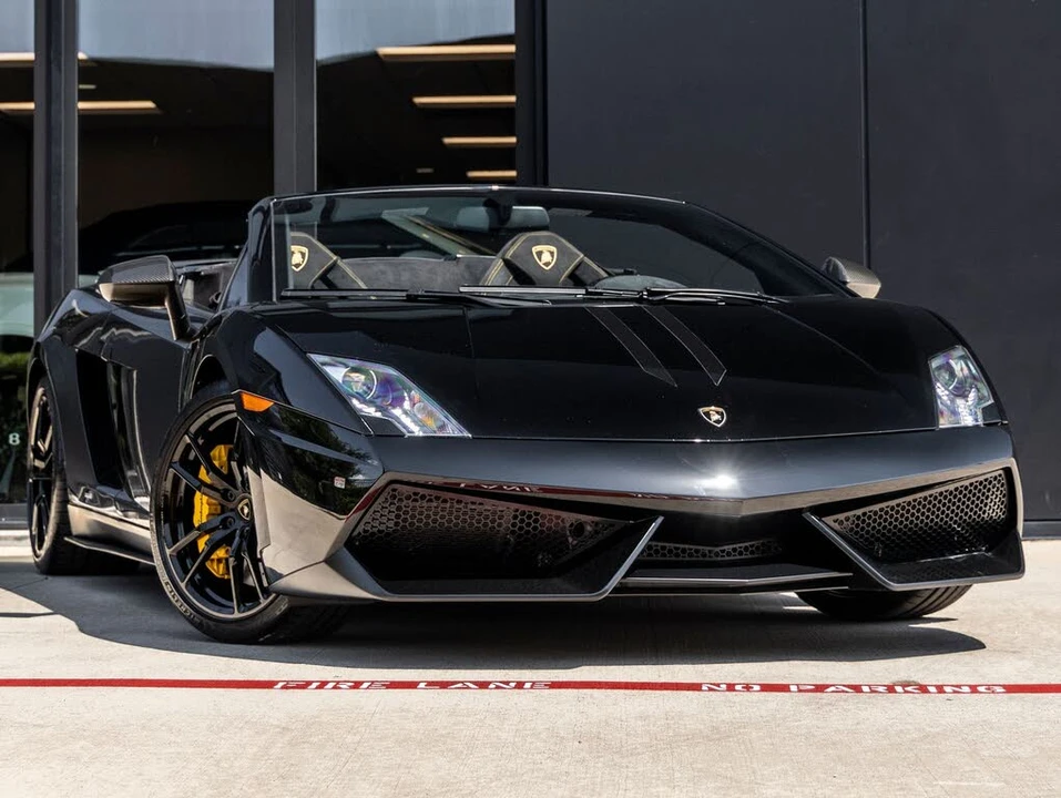 2012 Lamborghini Gallardo LP570-4 Spyder Performante - Image 2 of 31