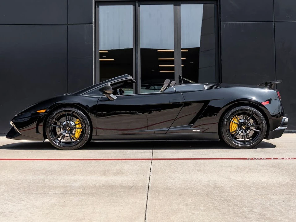 2012 Lamborghini Gallardo LP570-4 Spyder Performante - Image 9 of 31