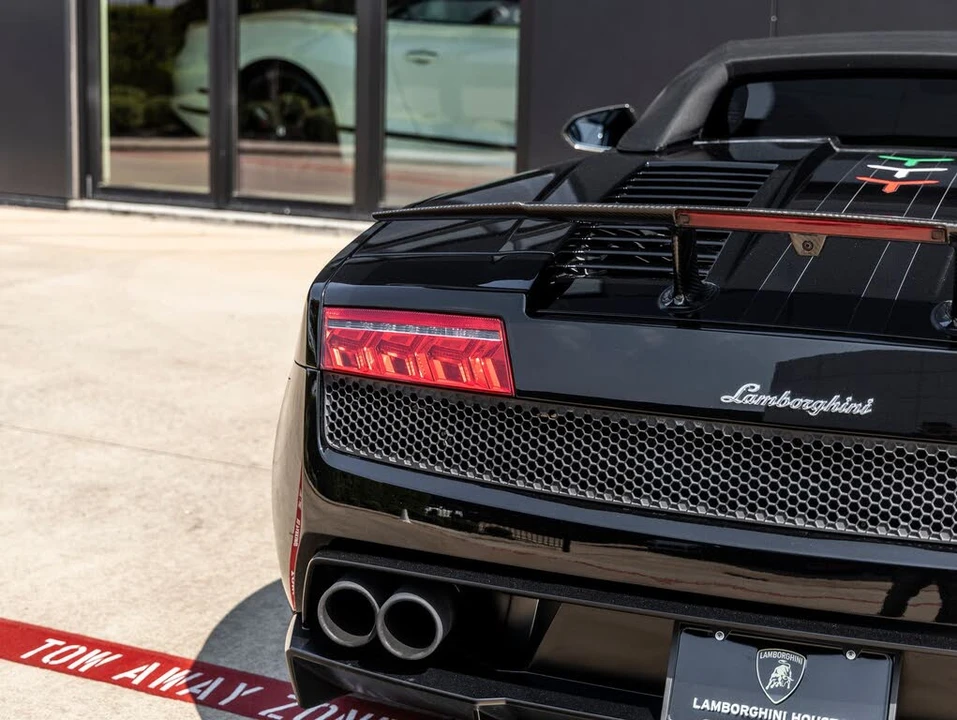 2012 Lamborghini Gallardo LP570-4 Spyder Performante - Image 11 of 31