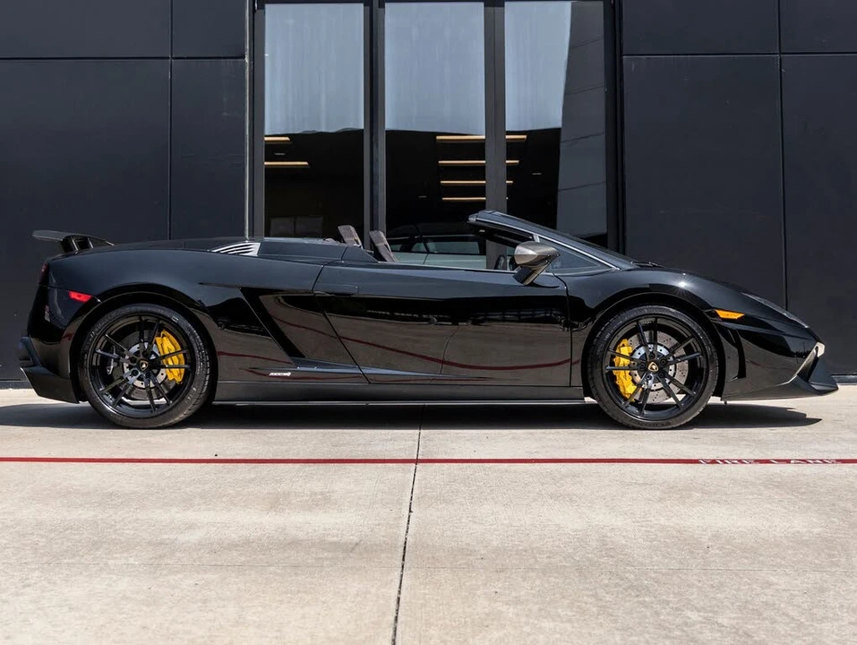 2012 Lamborghini Gallardo LP570-4 Spyder Performante - Image 10 of 31
