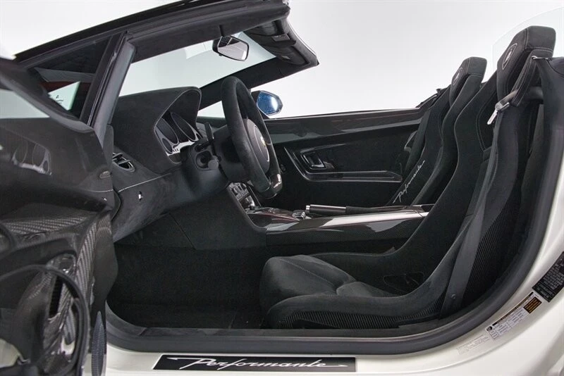 2012 Lamborghini Gallardo LP570-4 Spyder Performante - Image 21 of 21