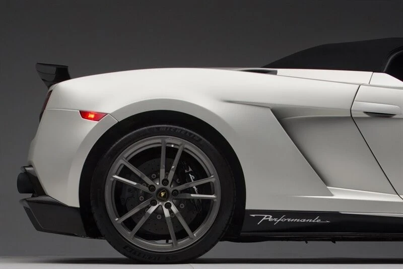 2012 Lamborghini Gallardo LP570-4 Spyder Performante - Image 16 of 21