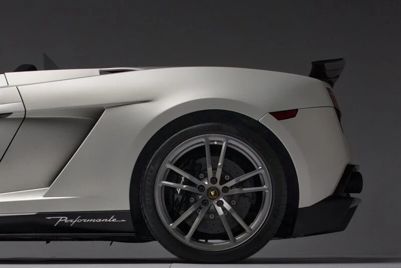2012 Lamborghini Gallardo LP570-4 Spyder Performante - Image 8 of 21