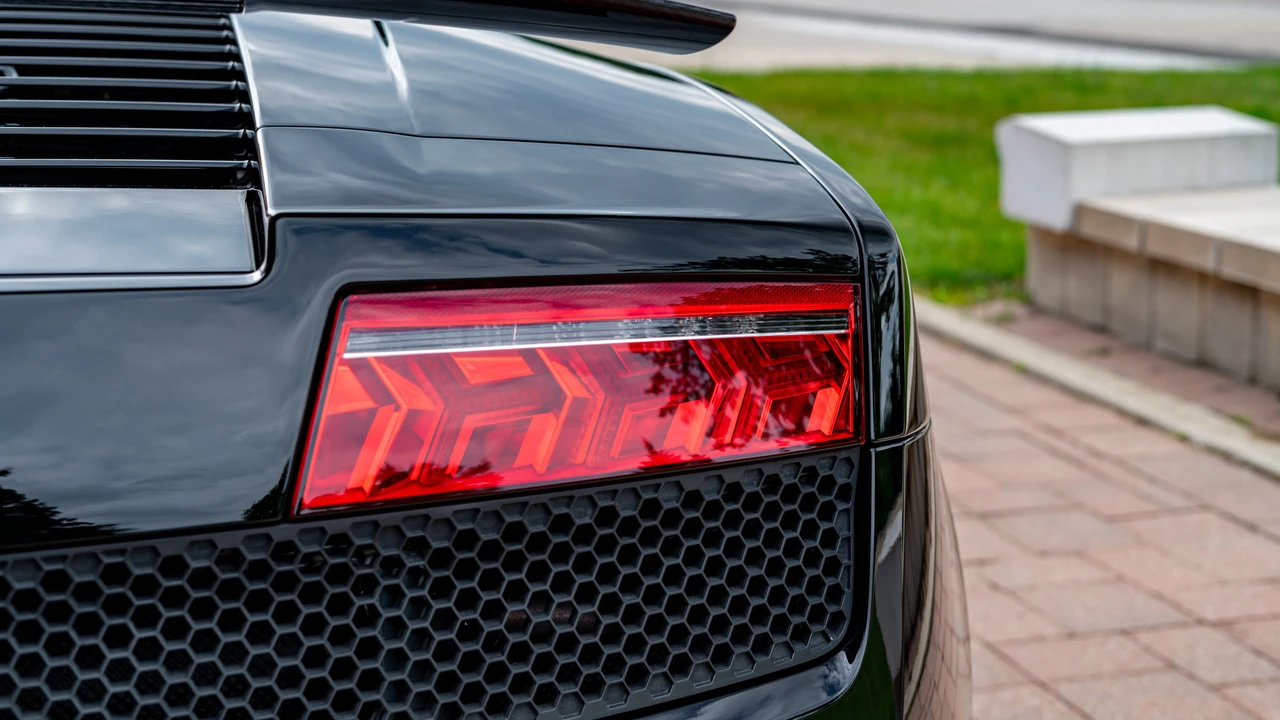2012 Lamborghini Gallardo LP570-4 Spyder Performante - Image 19 of 31