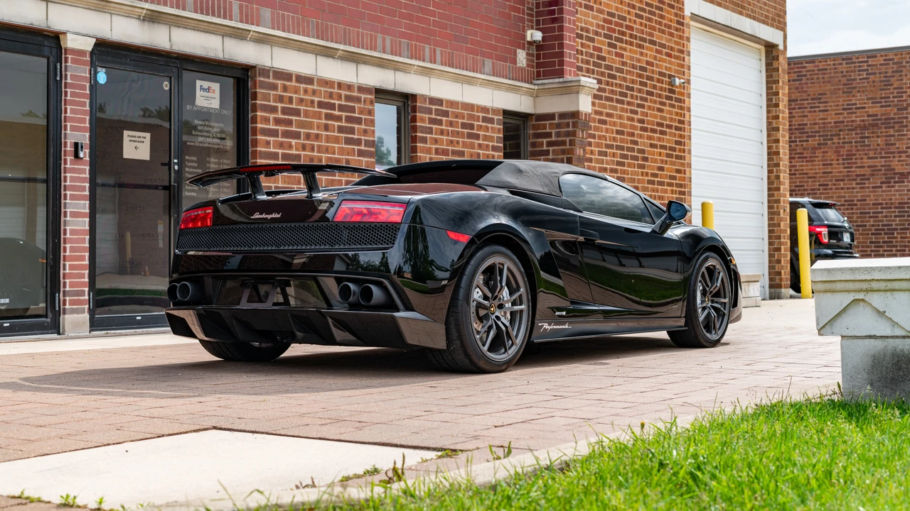 2012 Lamborghini Gallardo LP570-4 Spyder Performante - Image 13 of 31