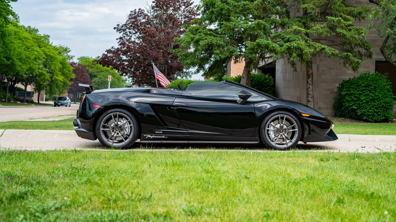 2012 Lamborghini Gallardo LP570-4 Spyder Performante - Image 4 of 31