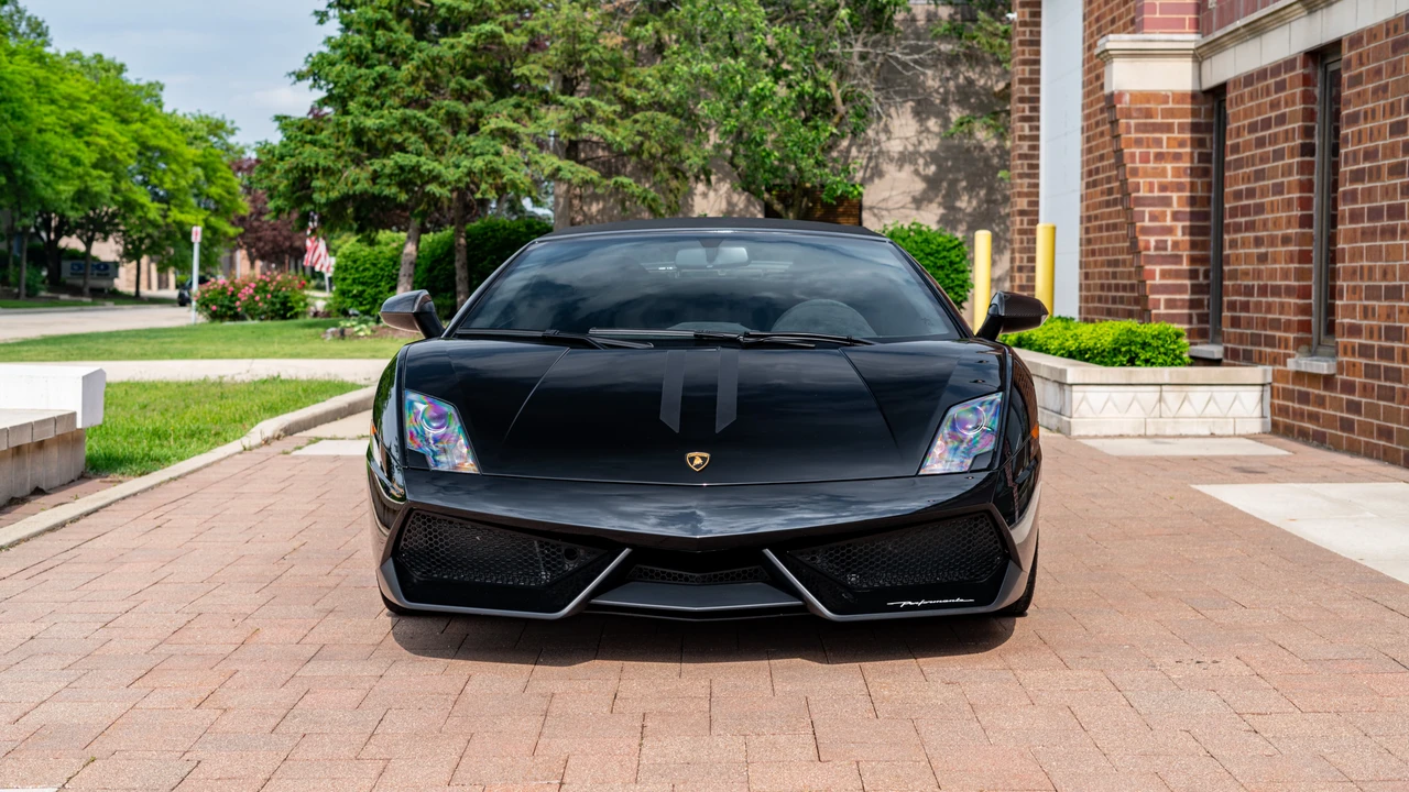 2012 Lamborghini Gallardo LP570-4 Spyder Performante - Image 10 of 31