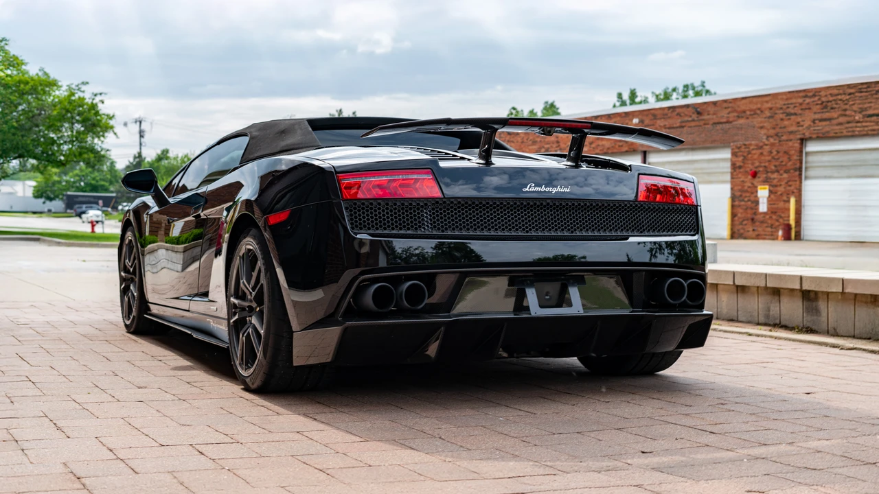 2012 Lamborghini Gallardo LP570-4 Spyder Performante - Image 15 of 31