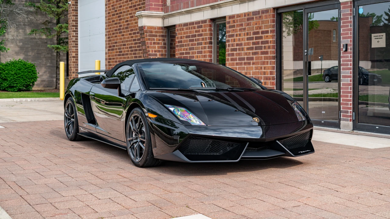 2012 Lamborghini Gallardo LP570-4 Spyder Performante - Image 11 of 31