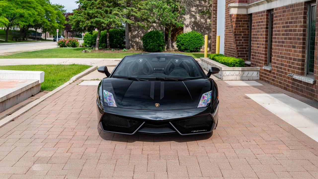 2012 Lamborghini Gallardo LP570-4 Spyder Performante - Image 2 of 31