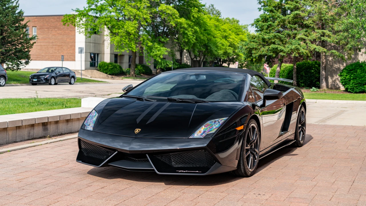 2012 Lamborghini Gallardo LP570-4 Spyder Performante - Image 9 of 31