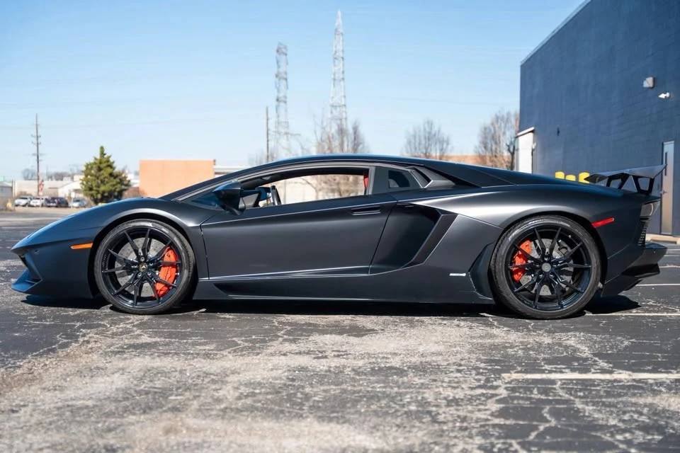 2012 Lamborghini Aventador LP700-4 - Image 4 of 8