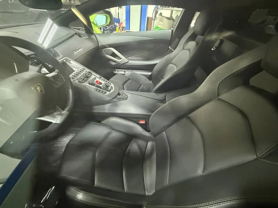 2012 Lamborghini Aventador LP700-4 - Image 14 of 20