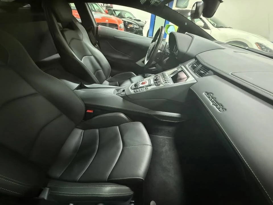 2012 Lamborghini Aventador LP700-4 - Image 8 of 20