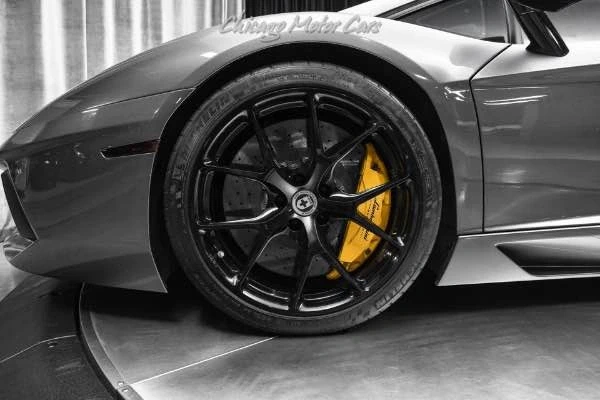2012 Lamborghini Aventador LP700-4 - Image 9 of 13