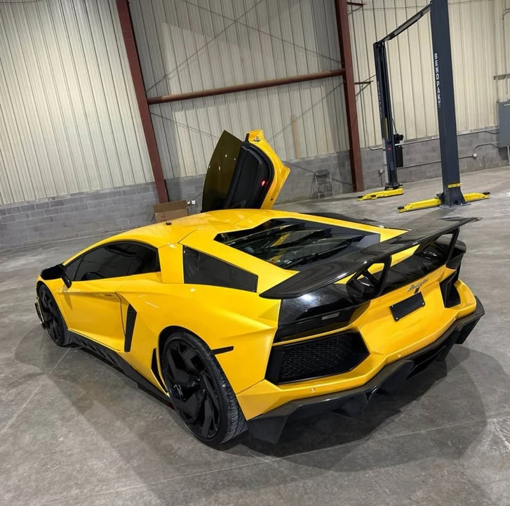 2012 Lamborghini Aventador LP700-4 - Image 17 of 20