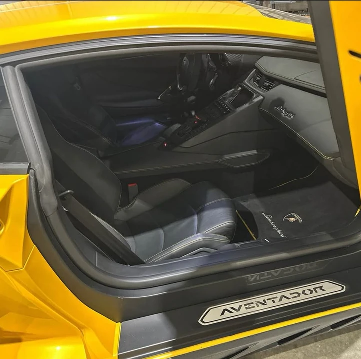 2012 Lamborghini Aventador LP700-4 - Image 11 of 20
