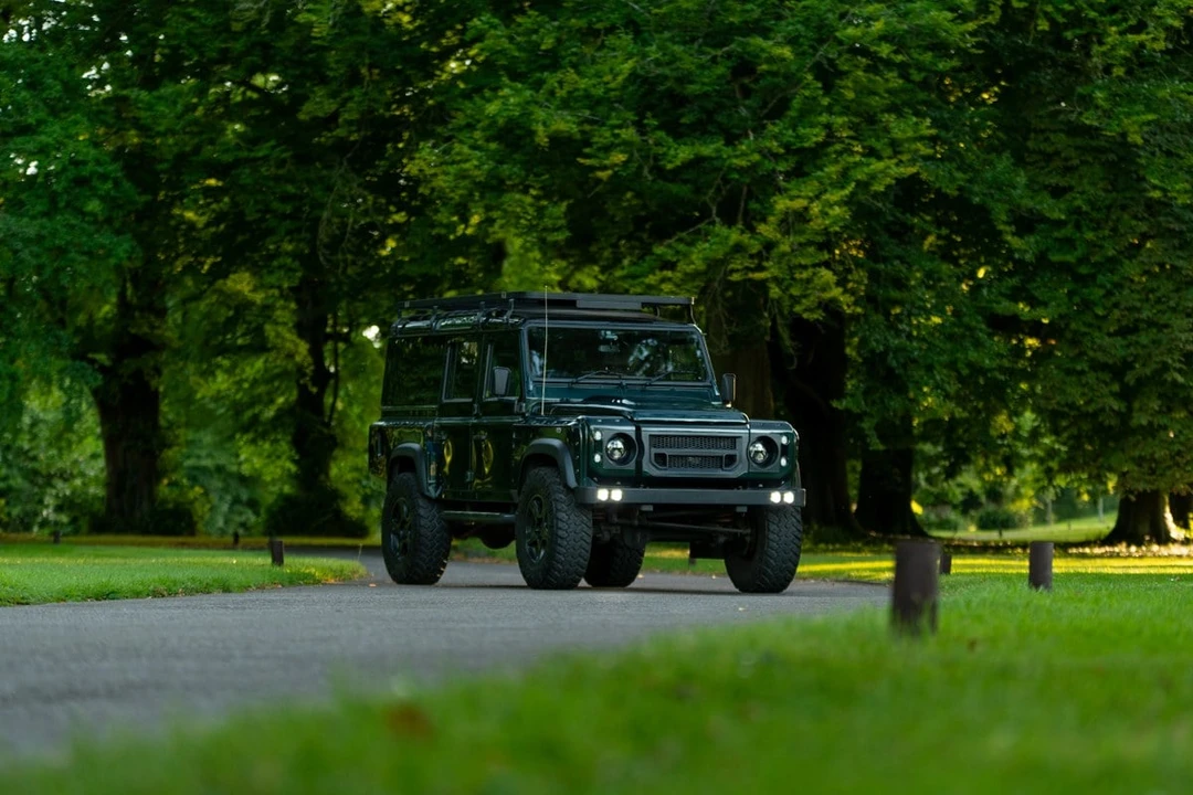 2012 Land Rover Defender 110 - Image 19 of 30