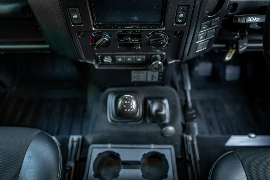2012 Land Rover Defender 110 - Image 27 of 30