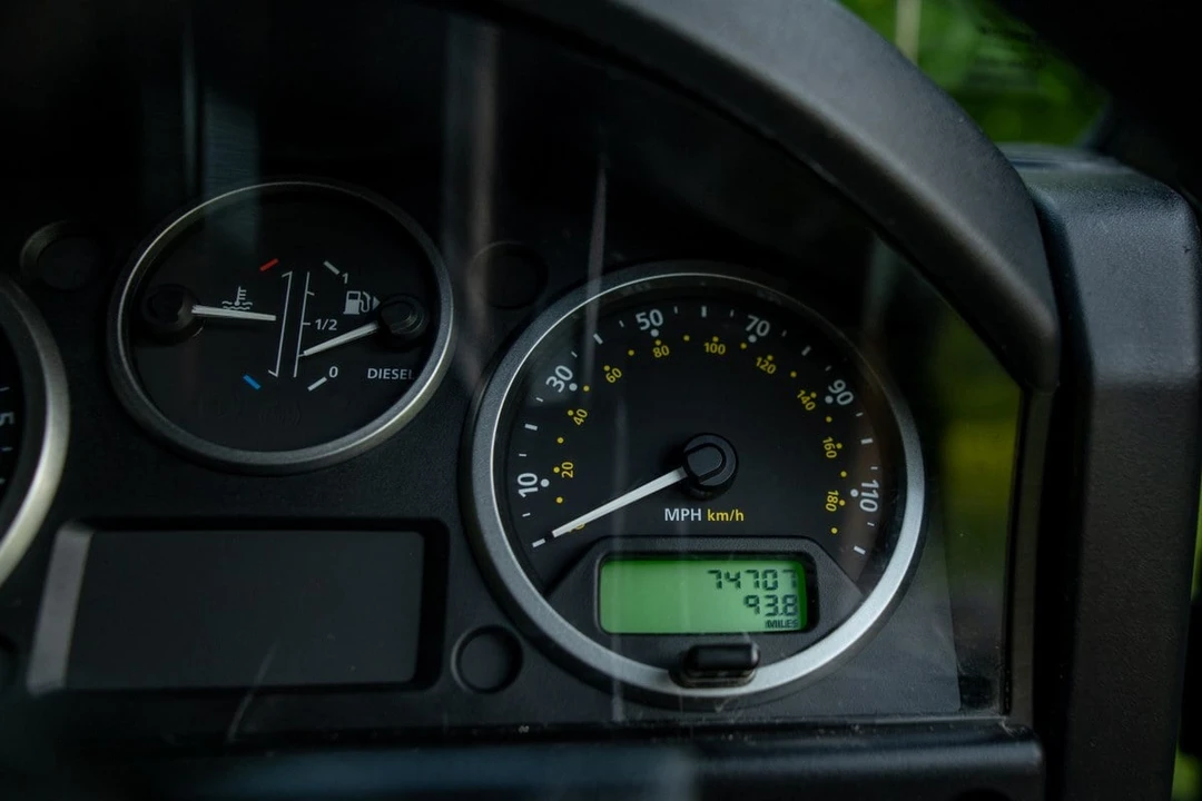 2012 Land Rover Defender 110 - Image 25 of 30
