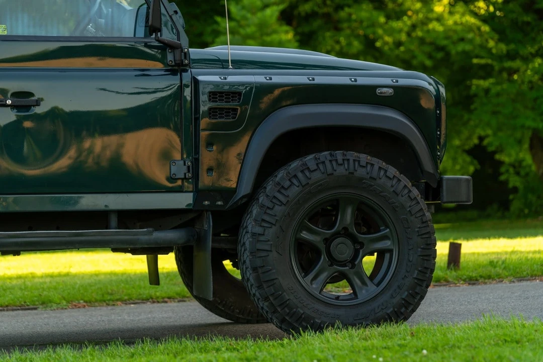 2012 Land Rover Defender 110 - Image 16 of 30