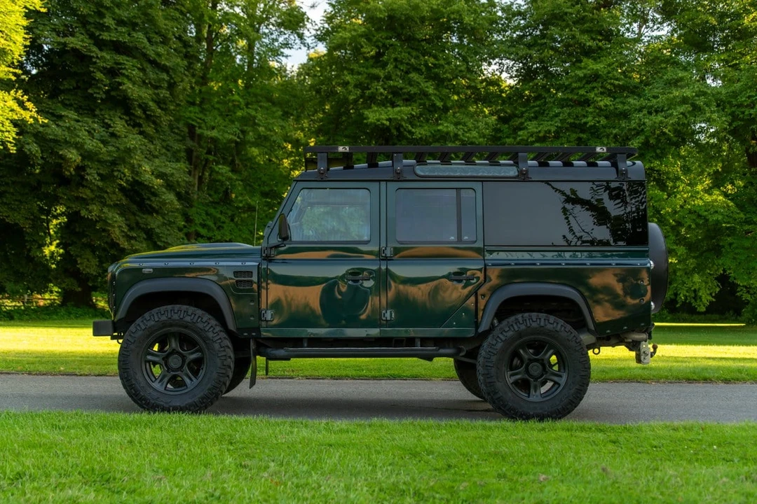 2012 Land Rover Defender 110 - Image 14 of 30
