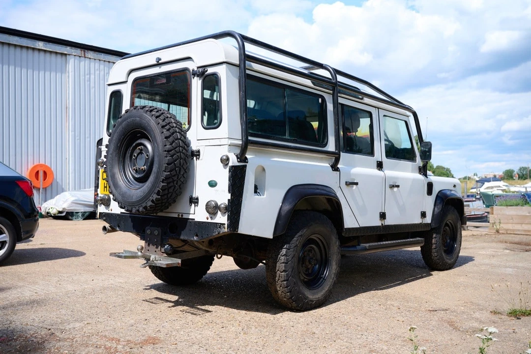 2012 Land Rover Defender 110 - Image 7 of 30