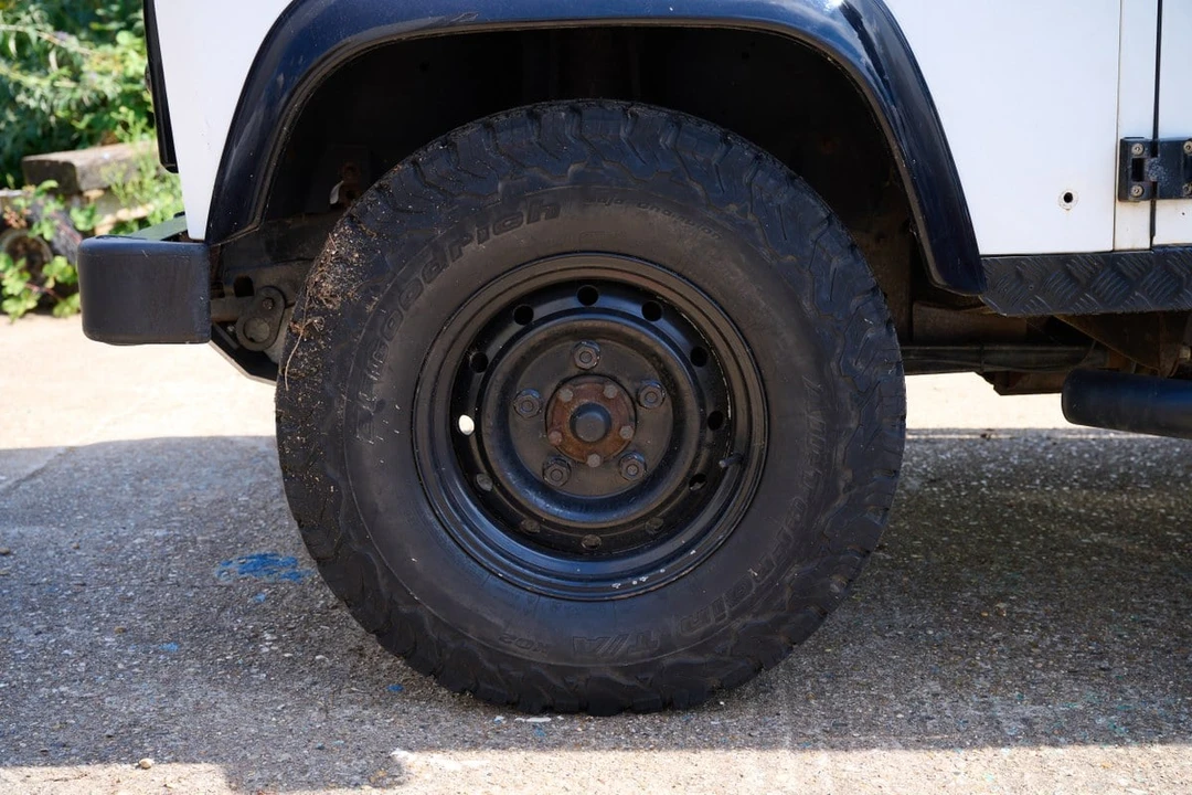 2012 Land Rover Defender 110 - Image 12 of 30