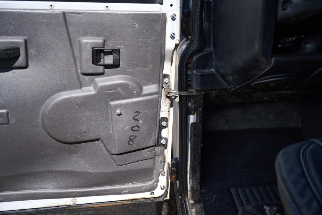 2012 Land Rover Defender 110 - Image 22 of 30