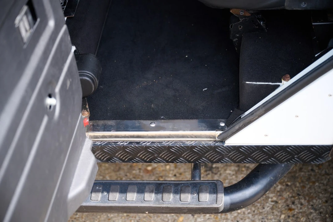 2012 Land Rover Defender 110 - Image 28 of 30