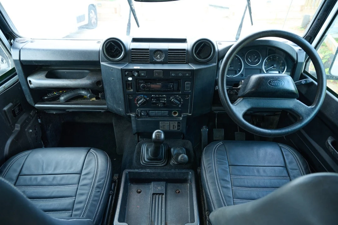 2012 Land Rover Defender 110 - Image 4 of 30