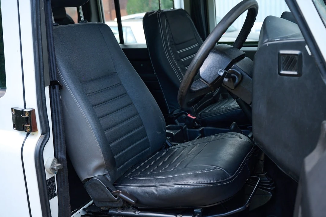 2012 Land Rover Defender 110 - Image 18 of 30
