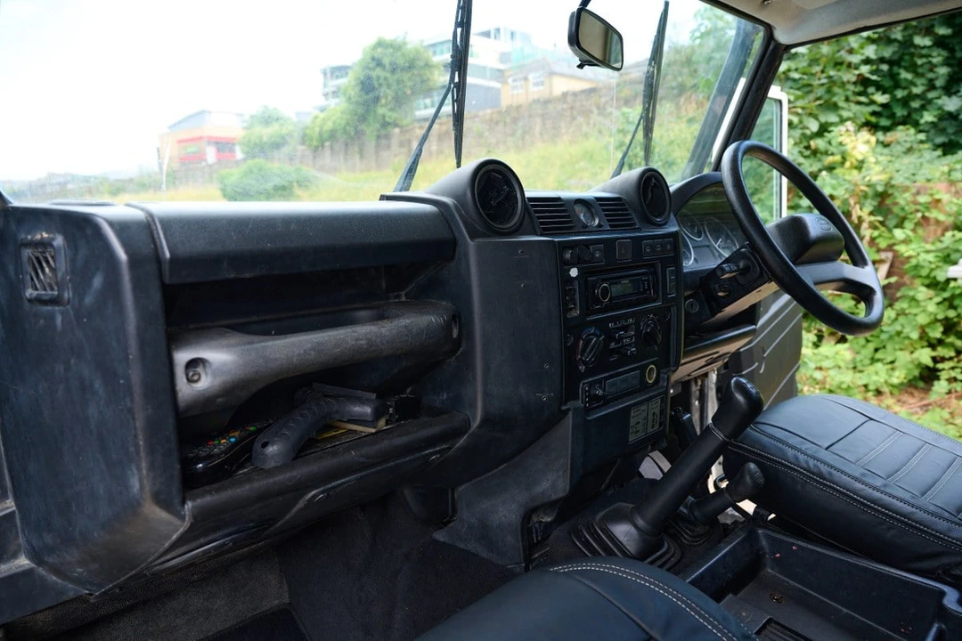 2012 Land Rover Defender 110 - Image 20 of 30