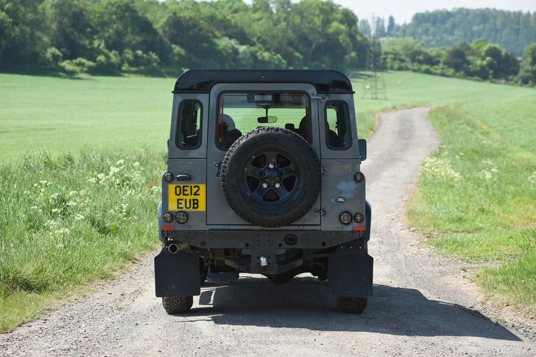 2012 Land Rover Defender 110 - Image 13 of 30