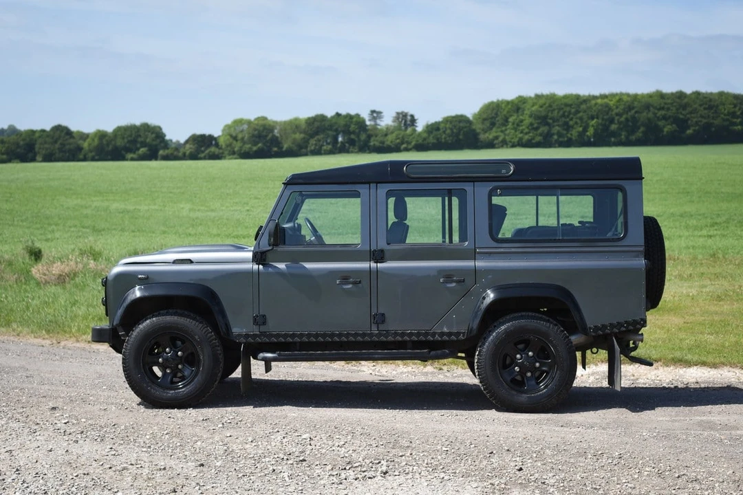 2012 Land Rover Defender 110 - Image 10 of 30