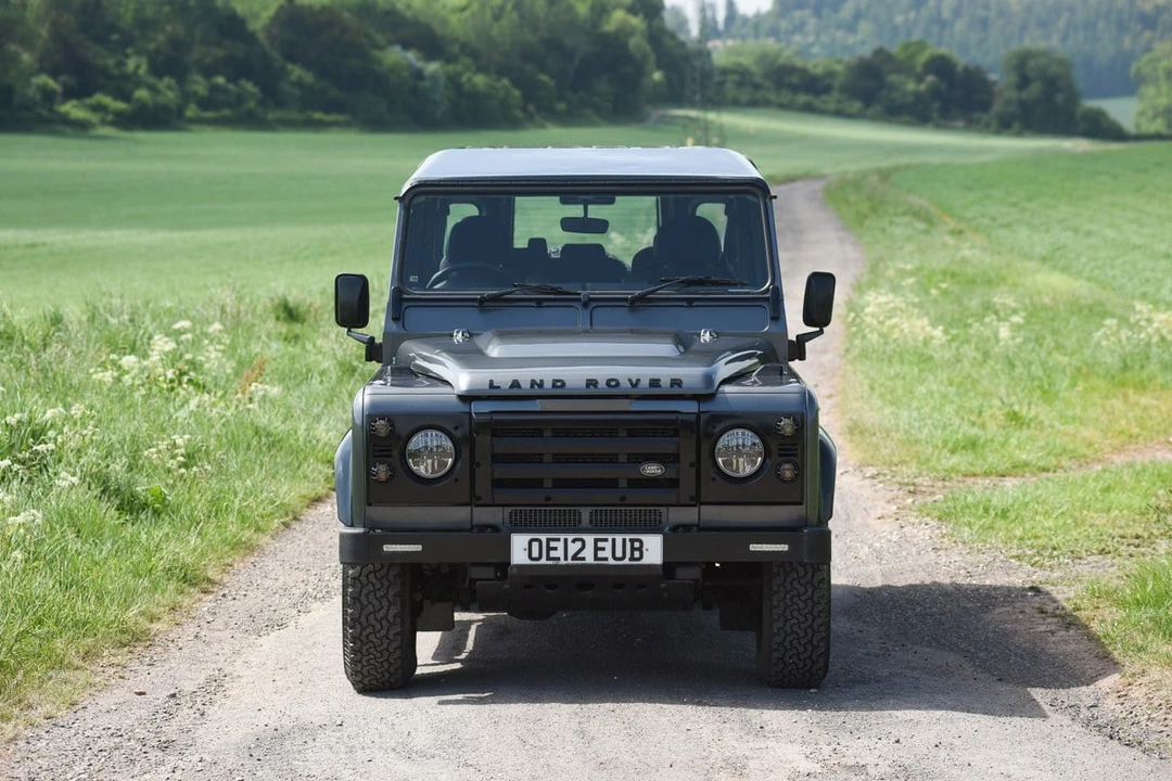 2012 Land Rover Defender 110 - Image 5 of 30